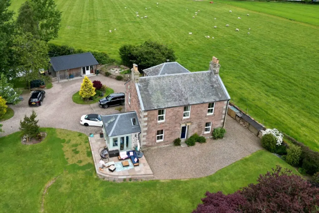 Arlary Farmhouse, Milnathort, Kinross, KY13 9SJ