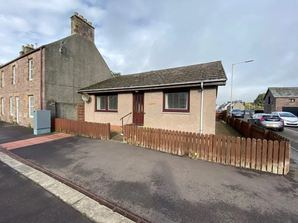 Sandyknowe, Moray Street, Blackford, near Gleneagles, PH4 1PY