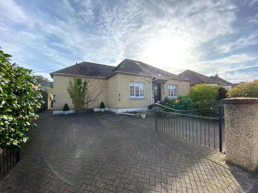 13 Muirpark Road Kinross KY13 8AT