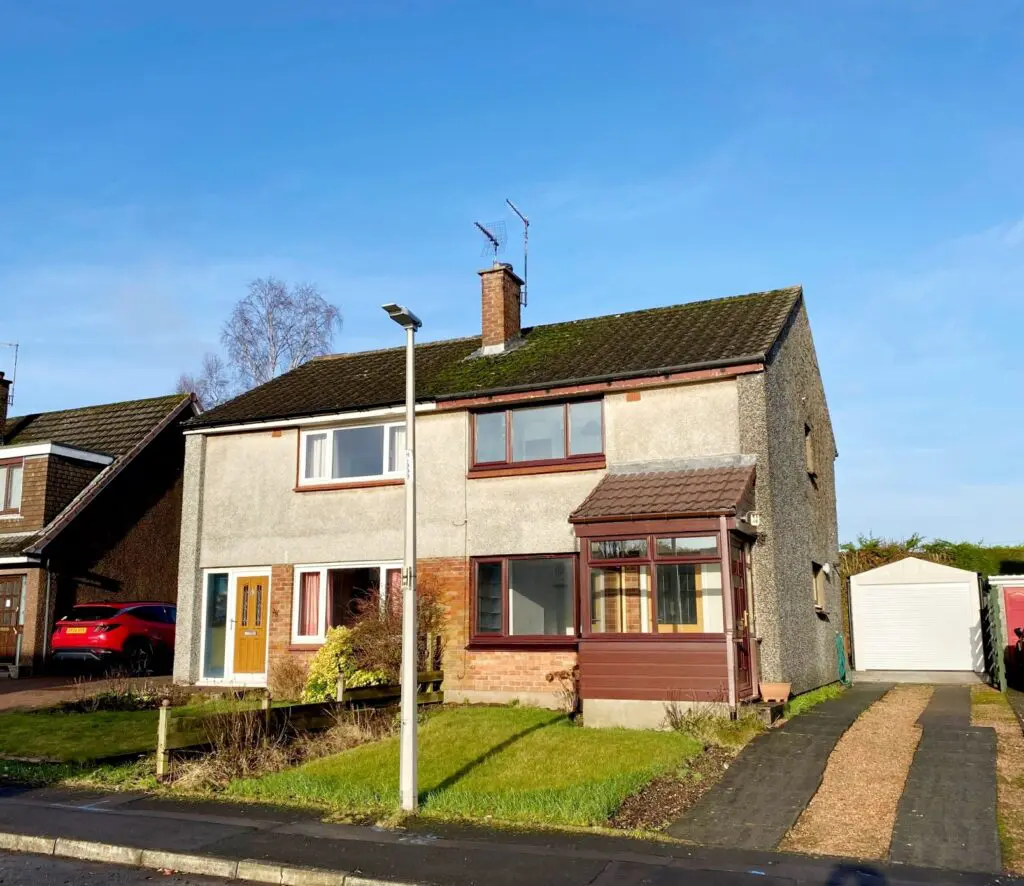 26 Cameron Avenue Kinross KY13 8BG