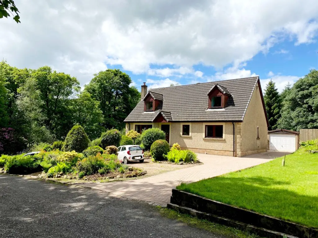 1, Woodlands, Naemoor Road, Crook of Devon, KY13 0UG