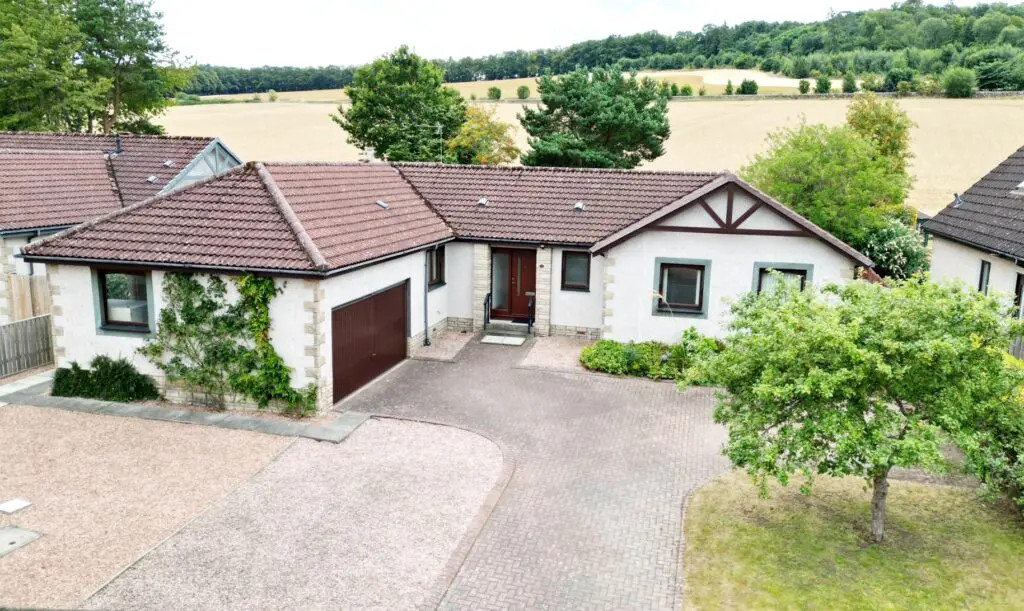 42 Hogarth Drive Cupar KY15 5YH
